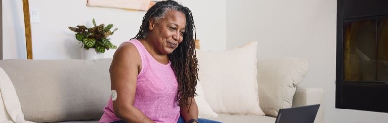 woman wearing stelo telehealth